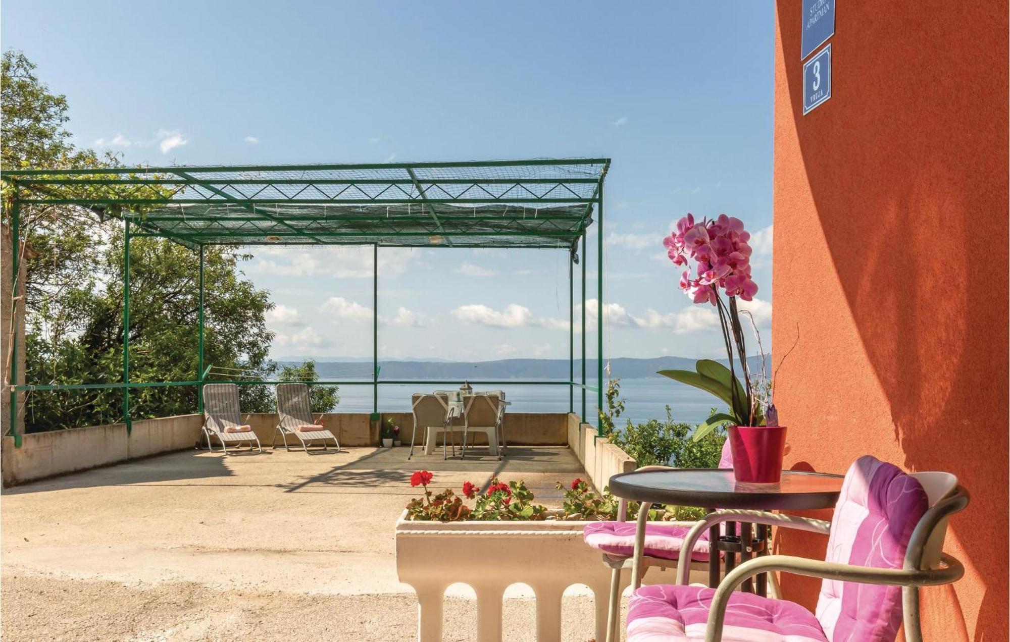 Awesome Home In Podgora With Kitchen Exterior foto
