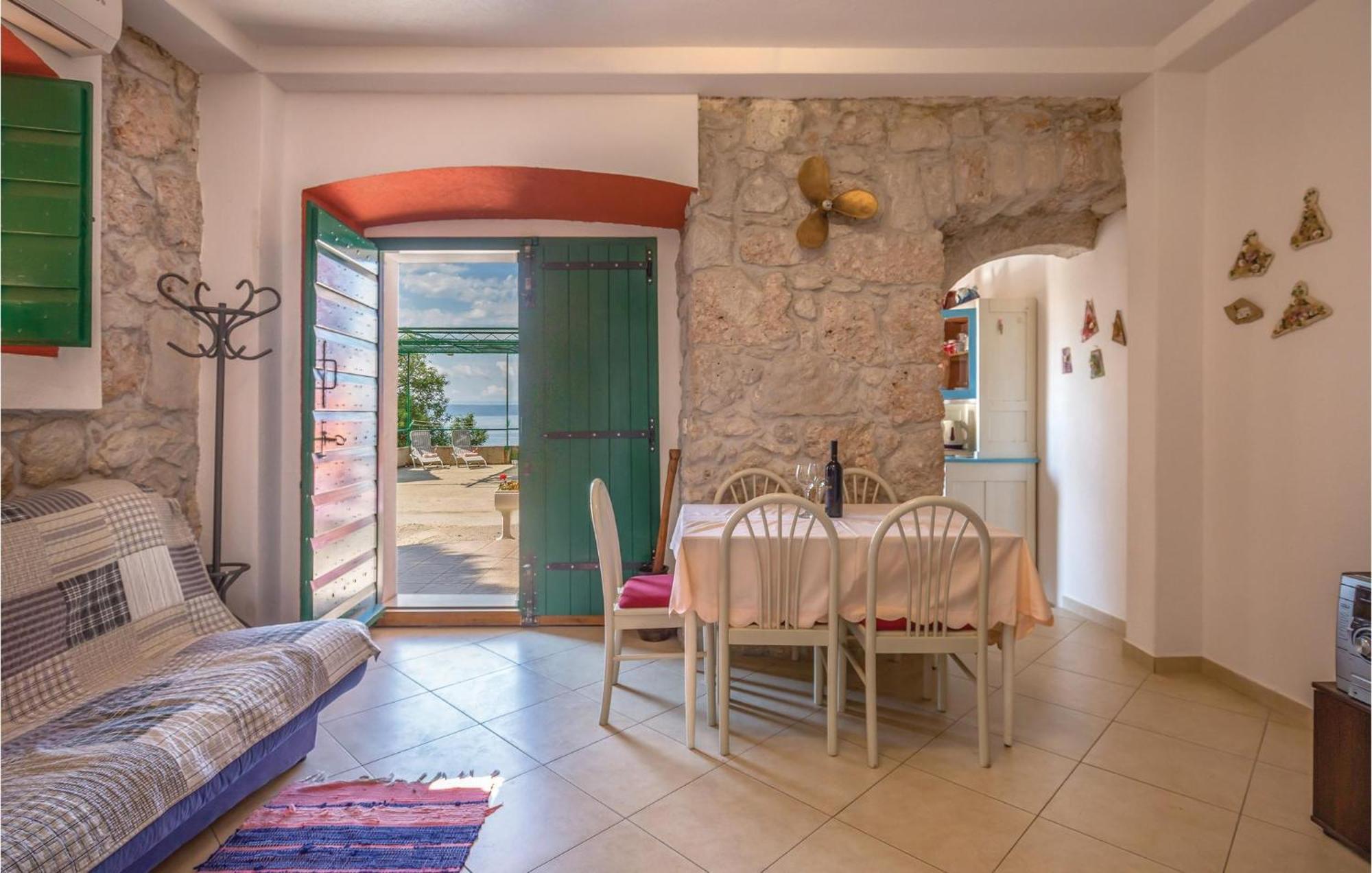 Awesome Home In Podgora With Kitchen Exterior foto