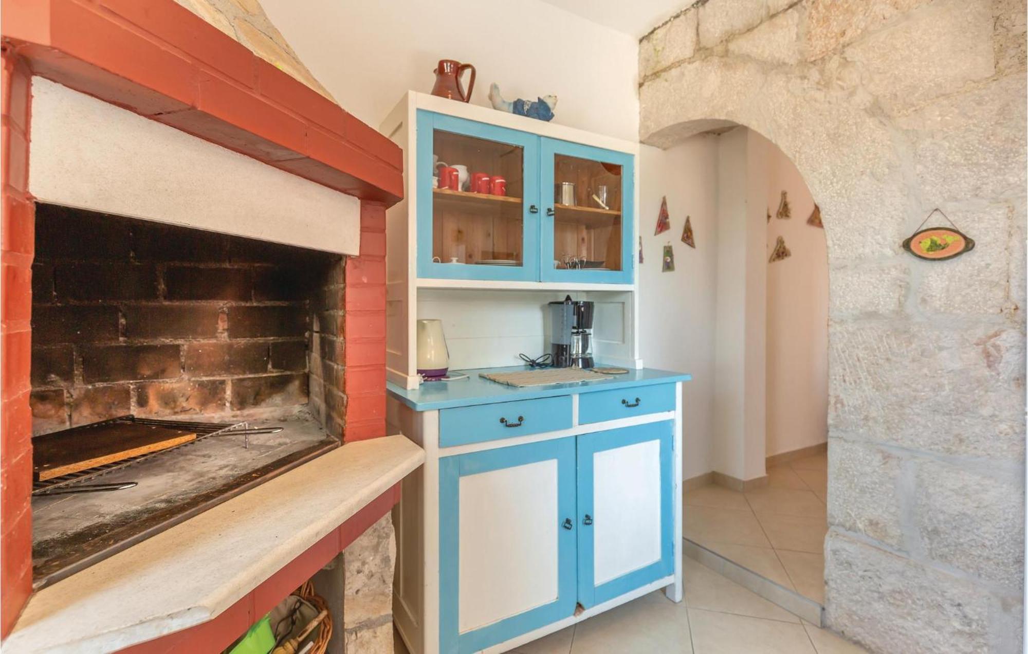 Awesome Home In Podgora With Kitchen Exterior foto